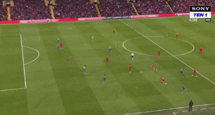 国米门将更替引热议，维卡里奥性价比突出，但适配性与未来规划存疑。（国米门将更替惹争议，维卡里奥性价比出众，但与体系契合度和未来规划仍存疑）