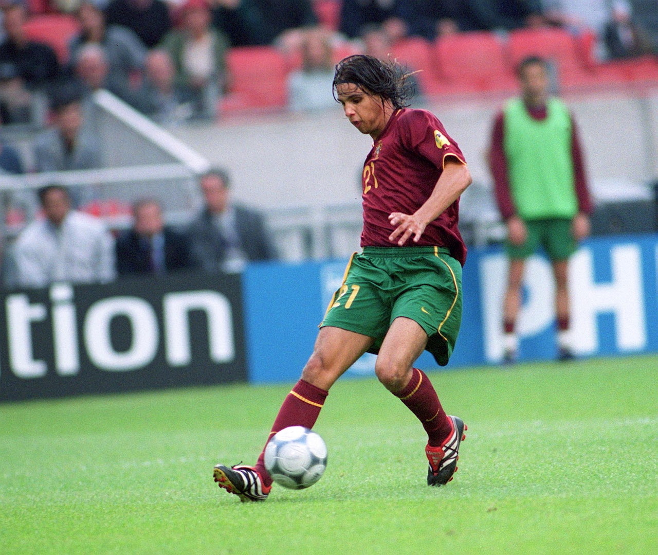 高清：英超利物浦遭绝平3-3 萨拉赫枯坐替补席（高清：英超3-3惊魂，利物浦遭读秒扳平 萨拉赫全场未登场）