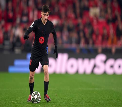 大胜33分！广东男篮晋级八强，“小胡金秋”表现出彩（轰赢33分！广东男篮挺进八强，“小胡金秋”闪耀全场）