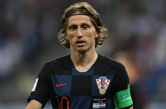 意甲前瞻：AC米兰12场不败有望冲击榜首，拉齐奥客场低迷（意甲前瞻：AC米兰12轮不败冲顶在望，拉齐奥客战乏力）