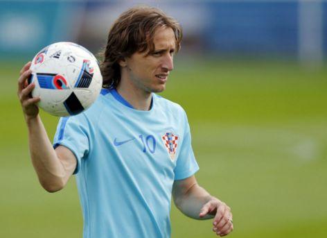 恩比德：手指有点小问题 不过情况正在好转（恩比德：手指略有不适，情况在改善）